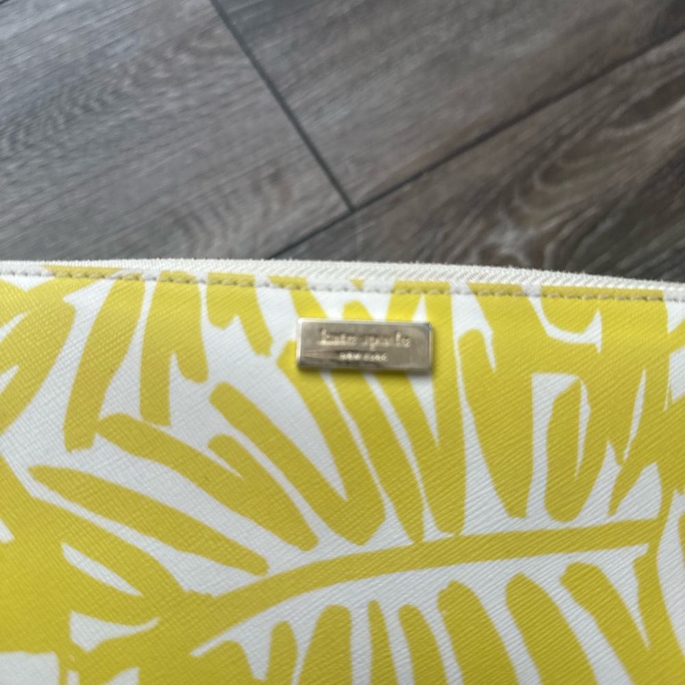 Yellow and White Leaf Print Wallet - Picture 2 of 9